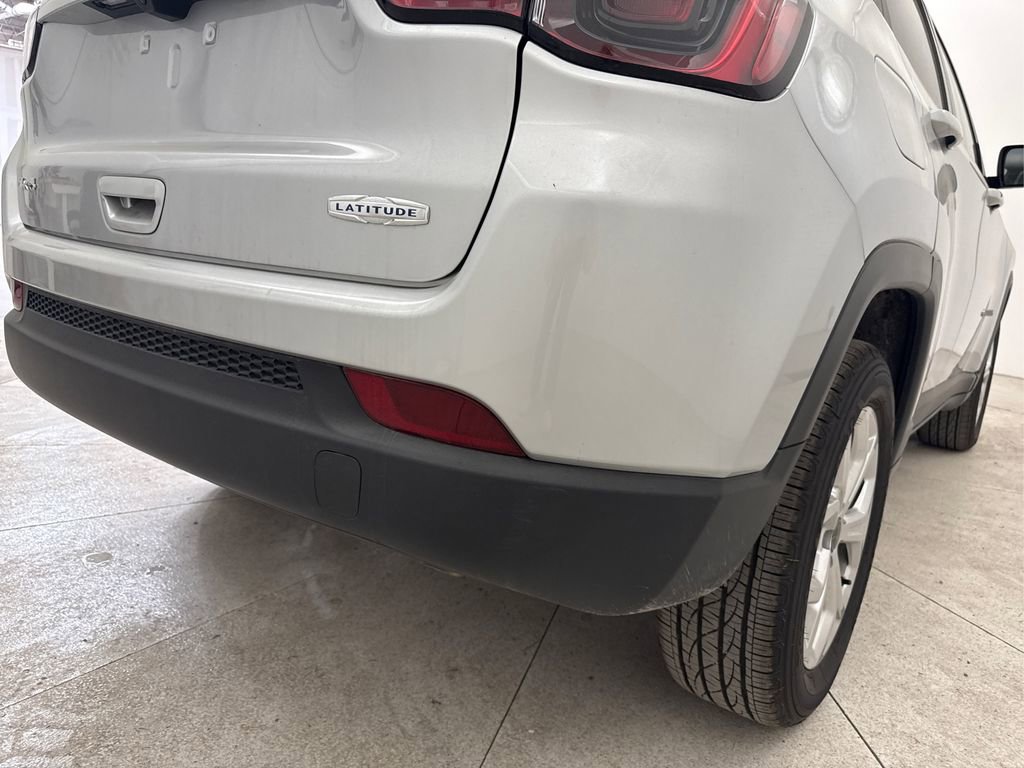 Used 2025 Jeep Compass Latitude image 24