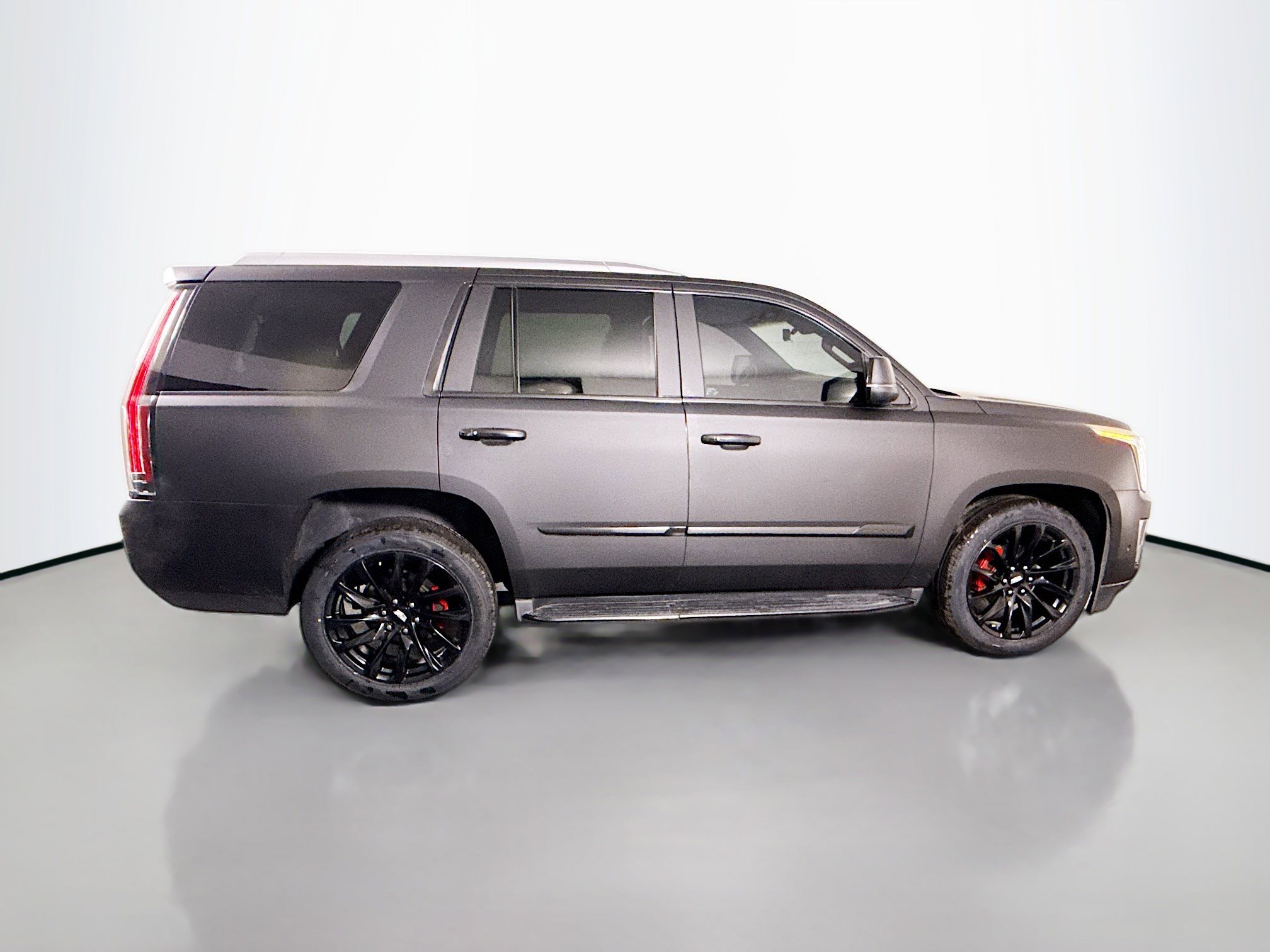 Used 2018 Cadillac Escalade Luxury image 11