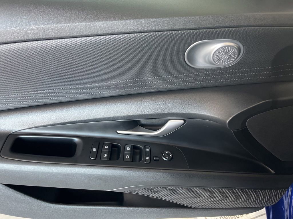 Used 2022 Hyundai Elantra SEL FWD image 48