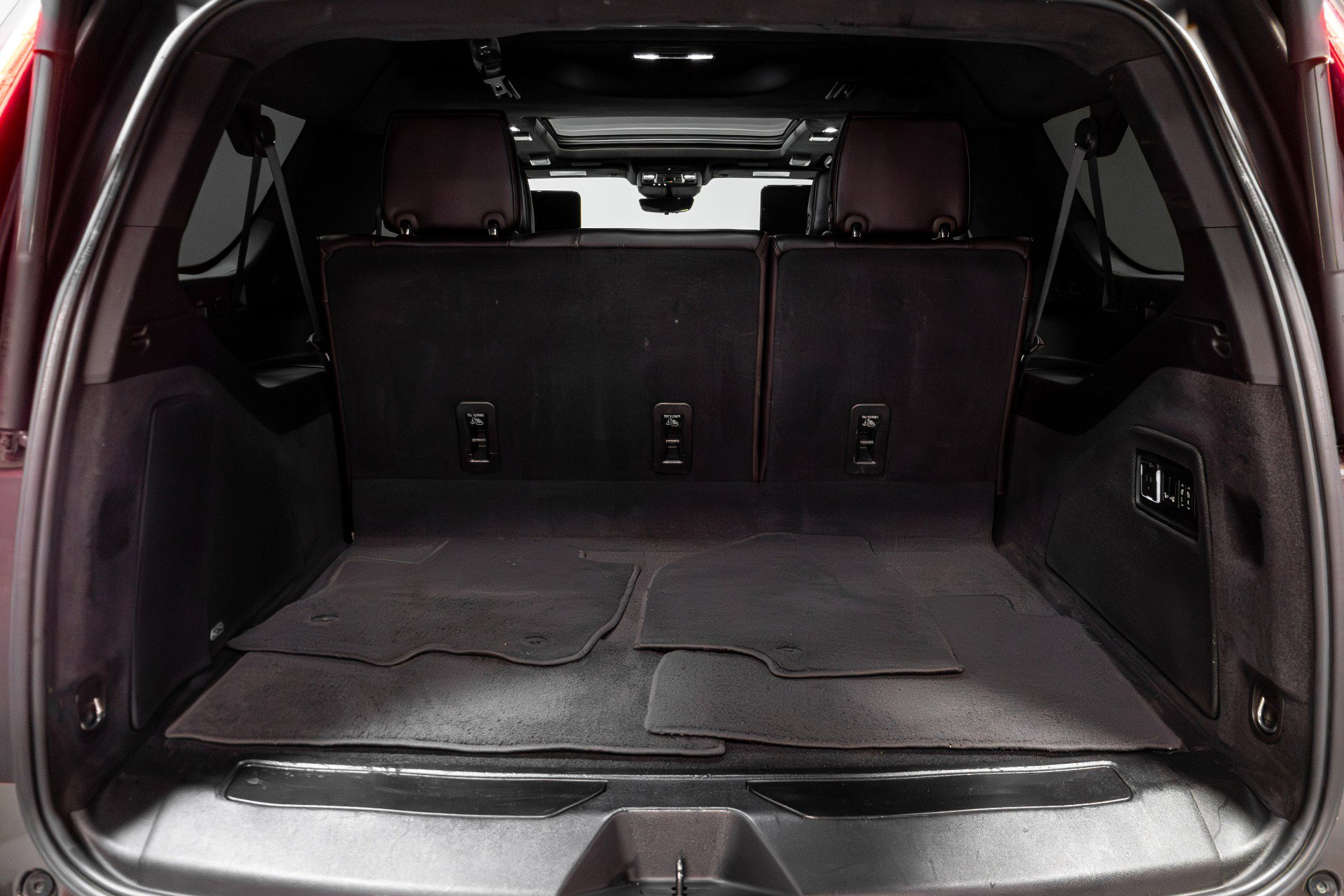 Used 2021 Cadillac Escalade ESV Premium Luxury Platinum w/ Heavy-Duty Trailer Package image 42