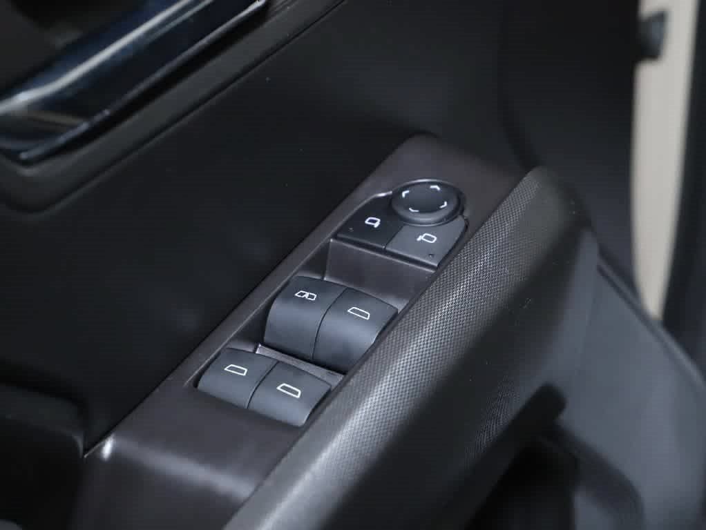 Used 2024 GMC Canyon Elevation w/ Elevation Premium Package AWD/4WD image 16