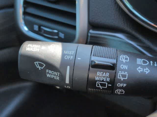 Used 2020 Jeep Grand Cherokee Altitude AWD/4WD image 27