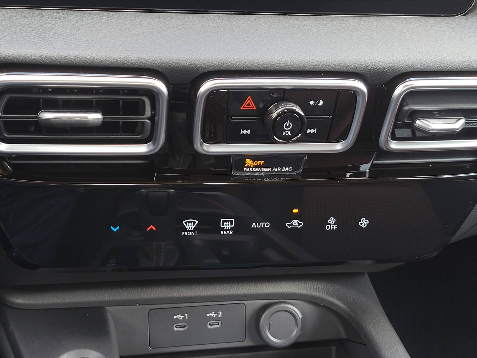 New 2027 Nissan Sentra SR w/ Floor Mat Package FWD image 22
