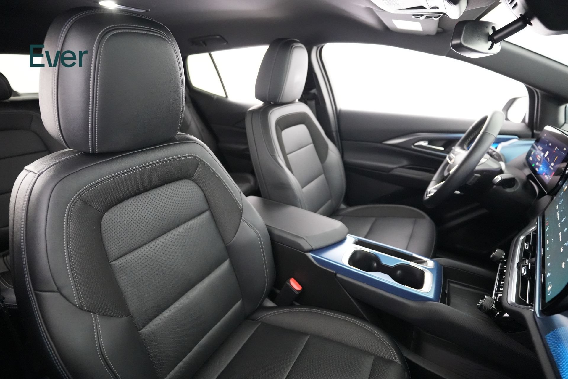 Used 2024 Chevrolet Equinox EV LT FWD image 23
