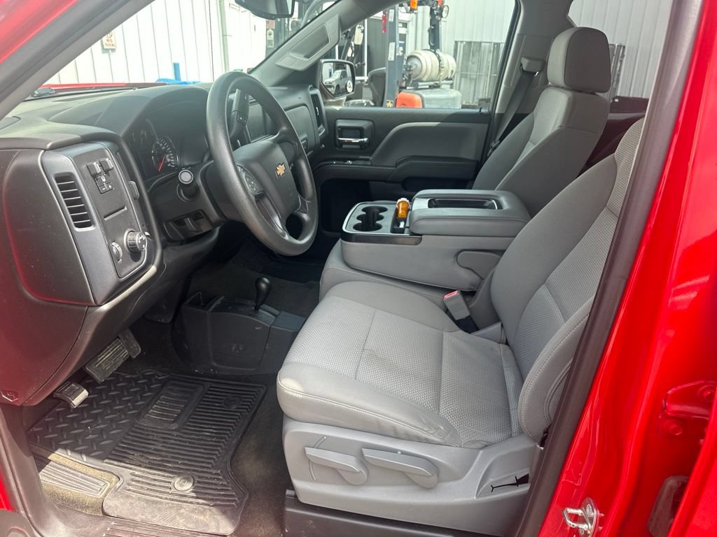 Used 2018 Chevrolet Silverado 1500 Custom w/ Custom Value Package AWD/4WD image 5