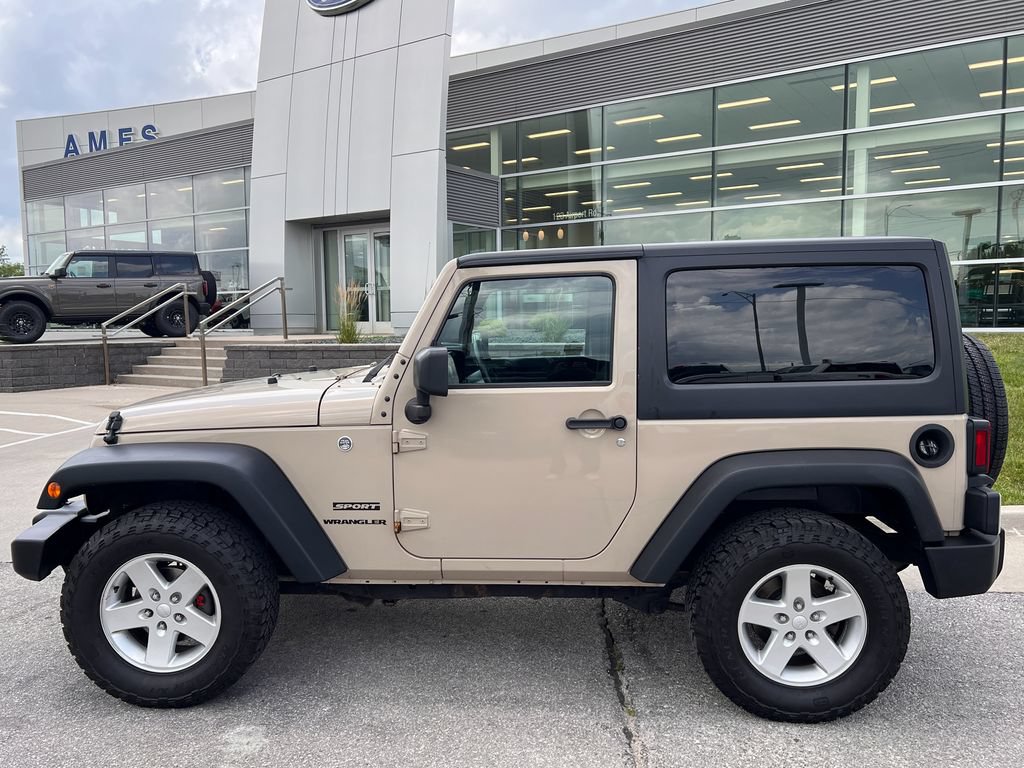Used 2016 Jeep Wrangler Sport w/ Quick Order Package 24S AWD/4WD image 3