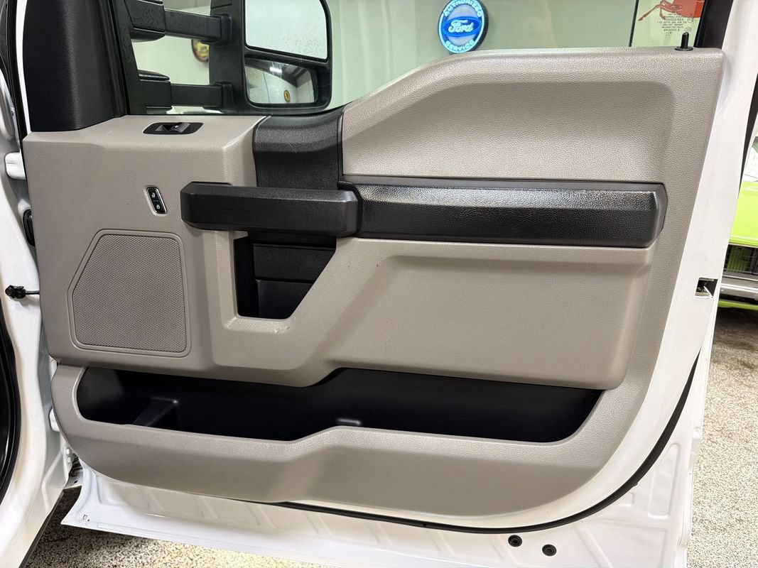 Used 2020 Ford F550 2WD Regular Cab Super Duty image 34