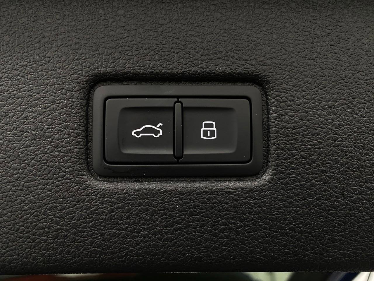 Used 2025 Audi SQ7 Prestige image 8