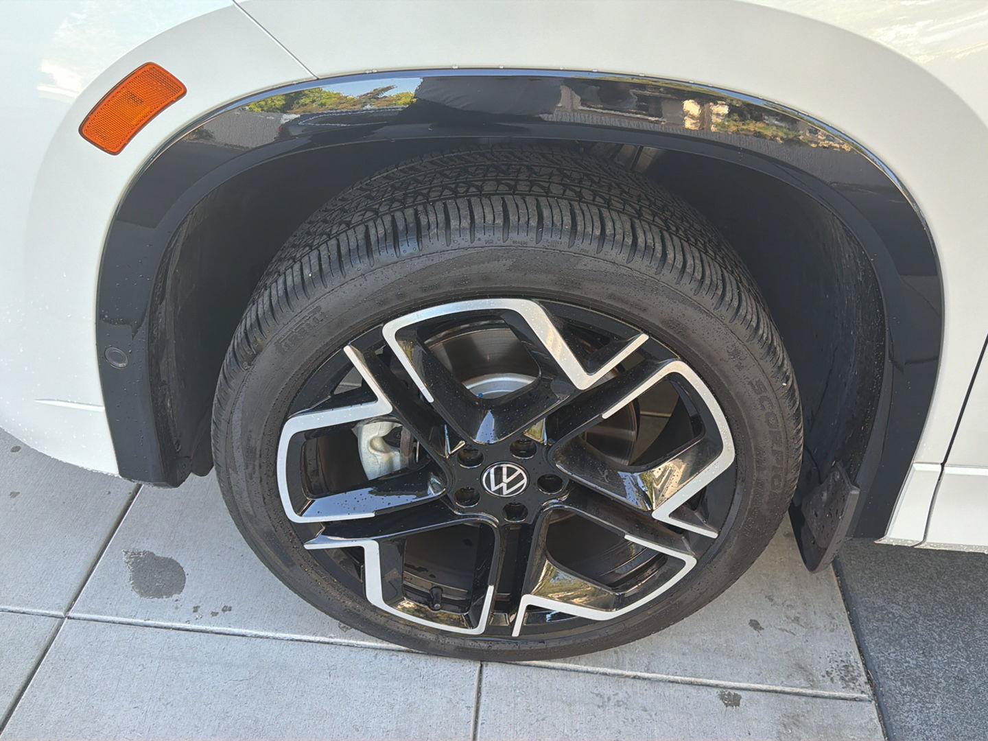 New 2025 Volkswagen Tiguan SEL R-Line AWD/4WD image 10