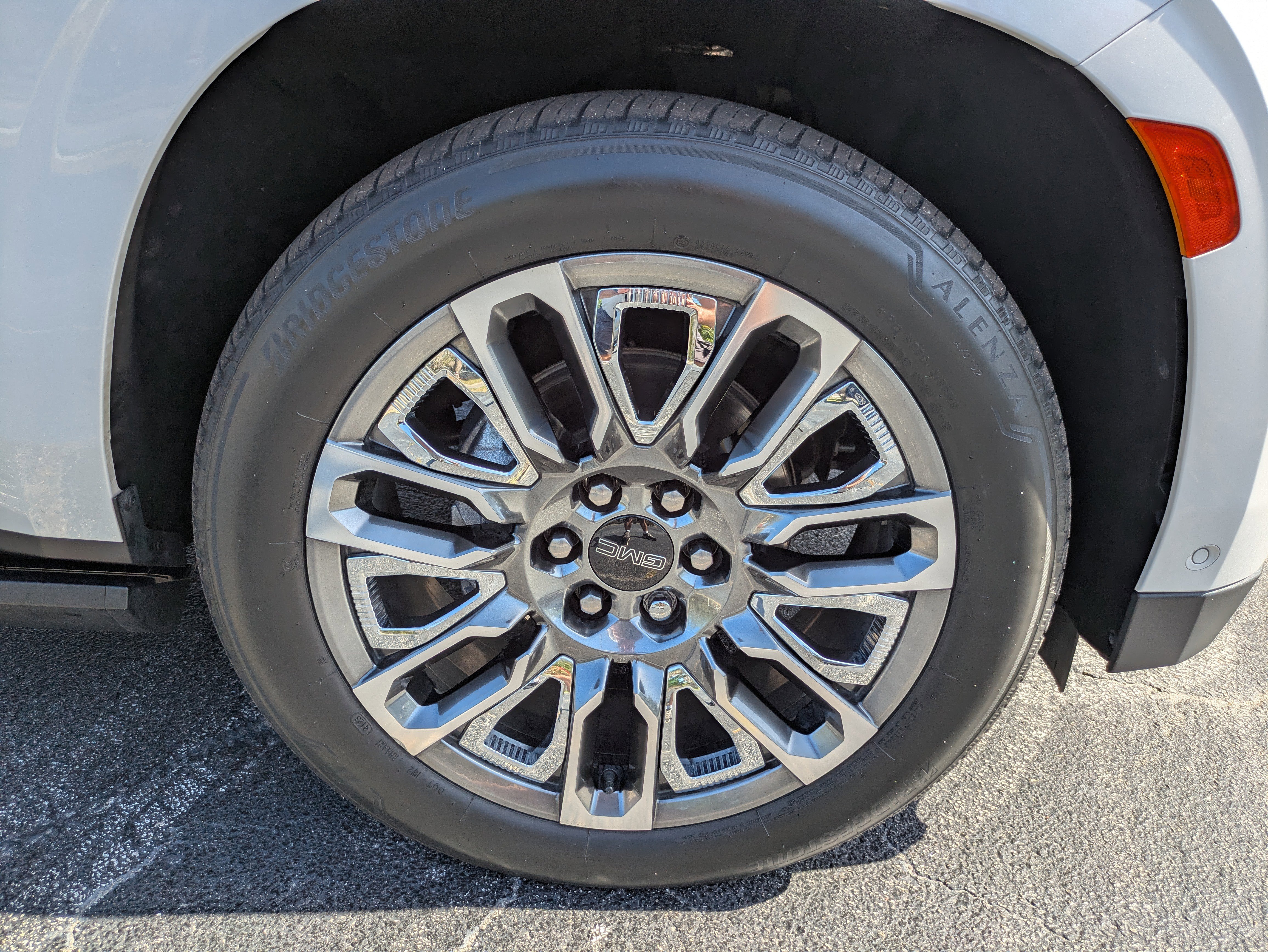 Certified 2024 GMC Yukon Denali Ultimate image 12