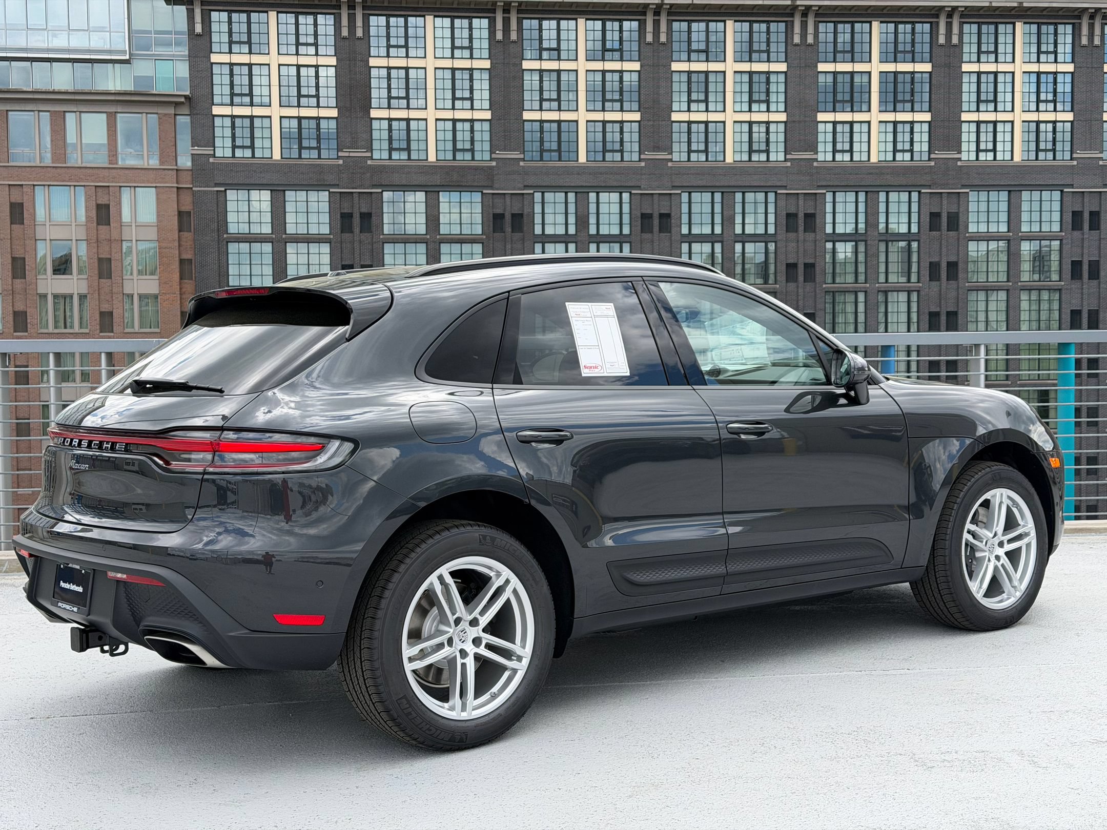 Used 2026 Porsche Macan AWD/4WD image 7