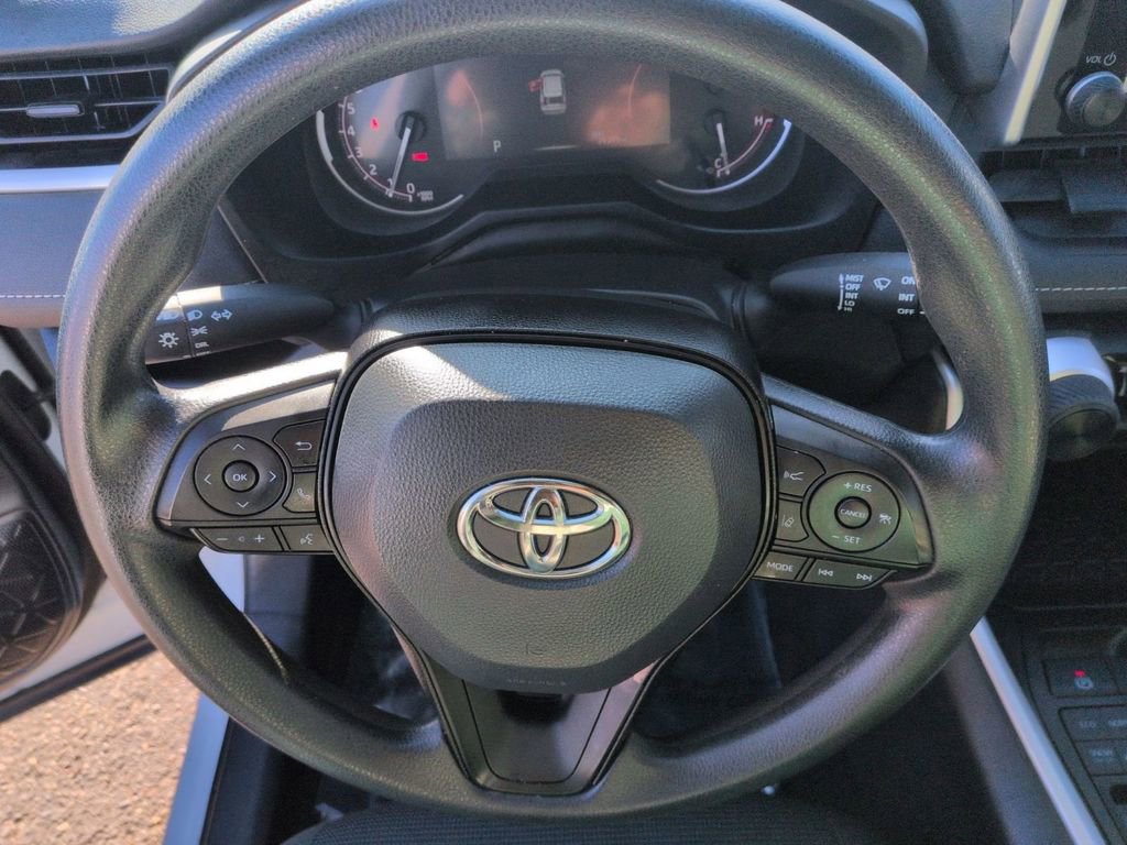 Used 2024 Toyota RAV4 LE image 18
