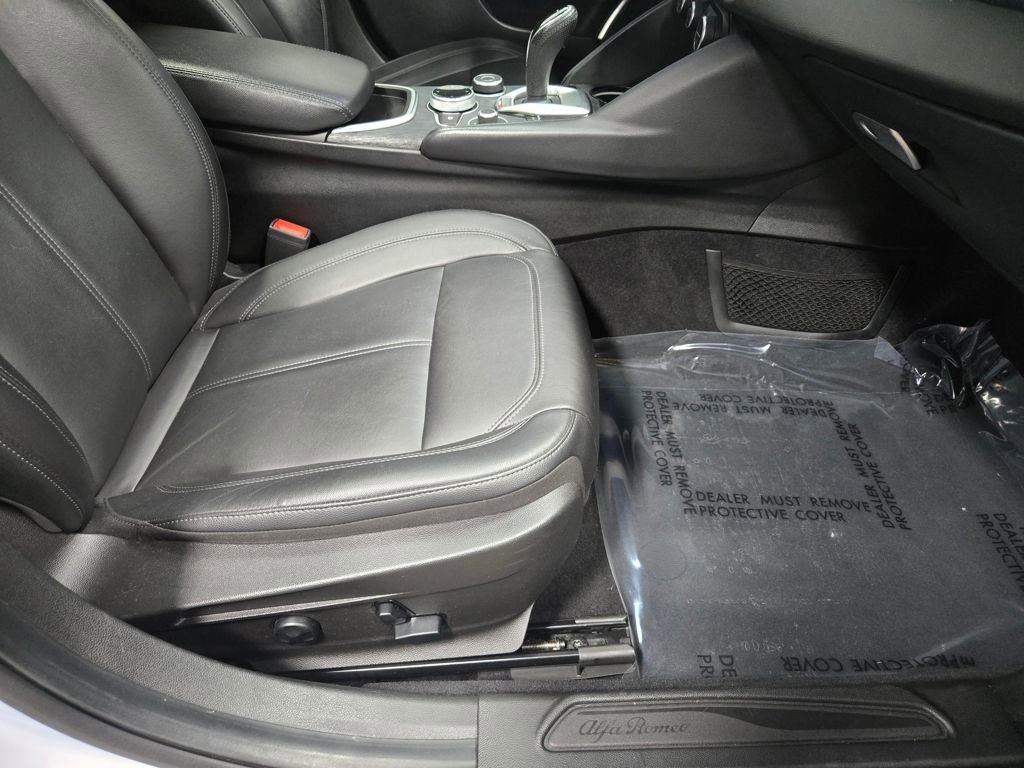 Used 2021 Alfa Romeo Giulia Sprint w/ Nero Edizione image 53