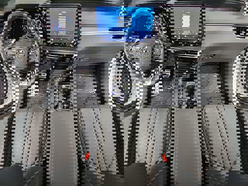 Certified 2024 Lexus RX 500h F Sport w/ Convenience Package image 9