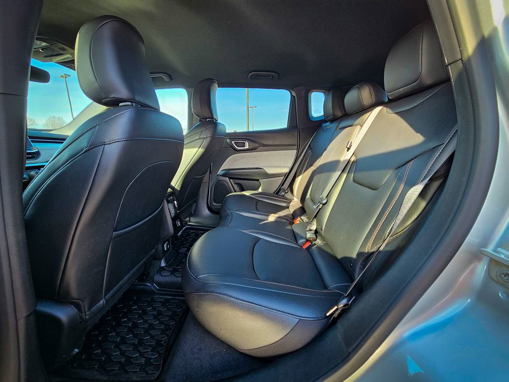 Used 2024 Jeep Compass Latitude image 29