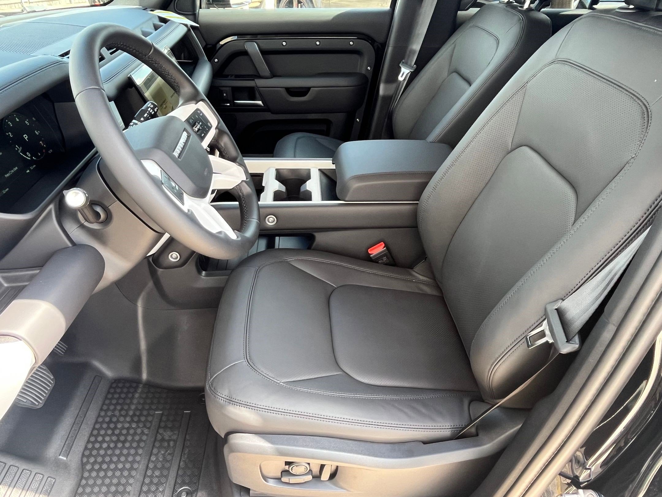 New 2026 Land Rover Defender 110 S image 5