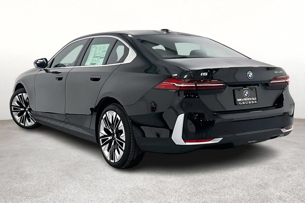 New 2026 BMW i5 eDrive40 w/ Executive Package RWD image 3