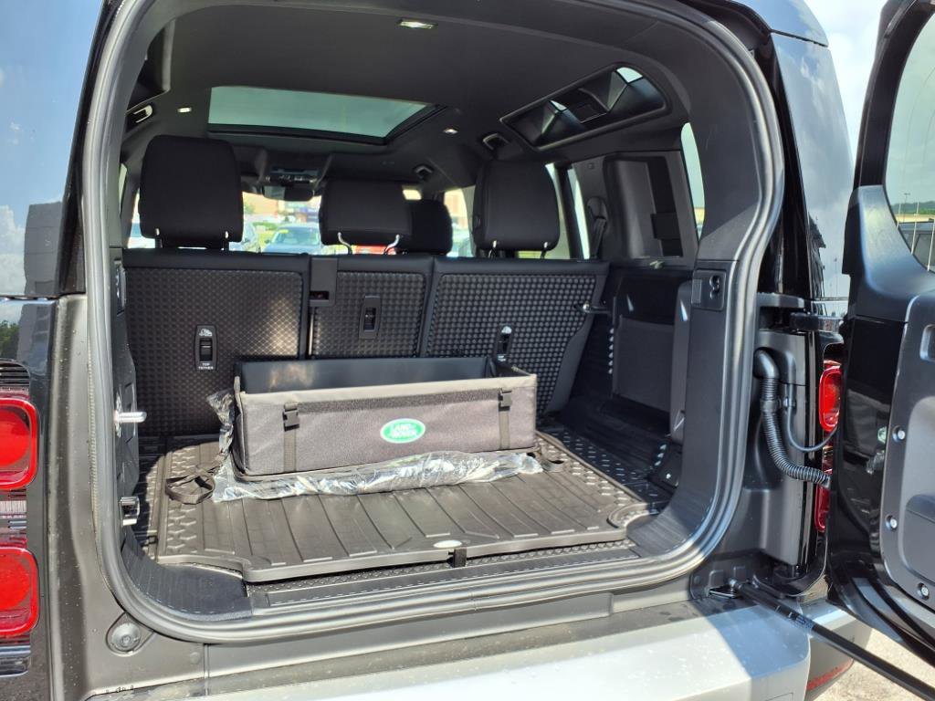 Certified 2025 Land Rover Defender 110 S image 13