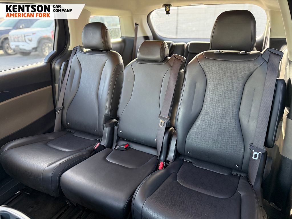 Used 2025 Kia Carnival image 37