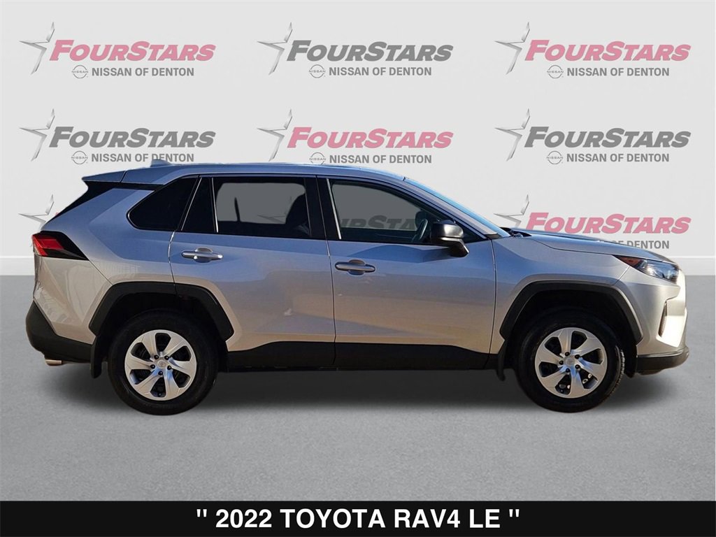 Used 2022 Toyota RAV4 LE image 3
