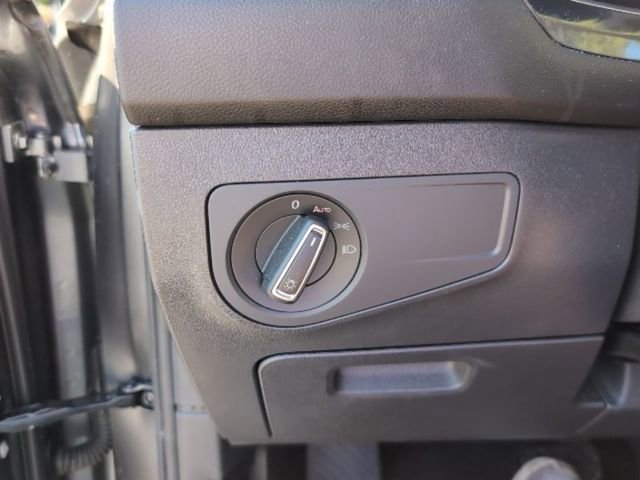 Used 2022 Volkswagen Tiguan SE w/ Panoramic Sunroof Package image 22