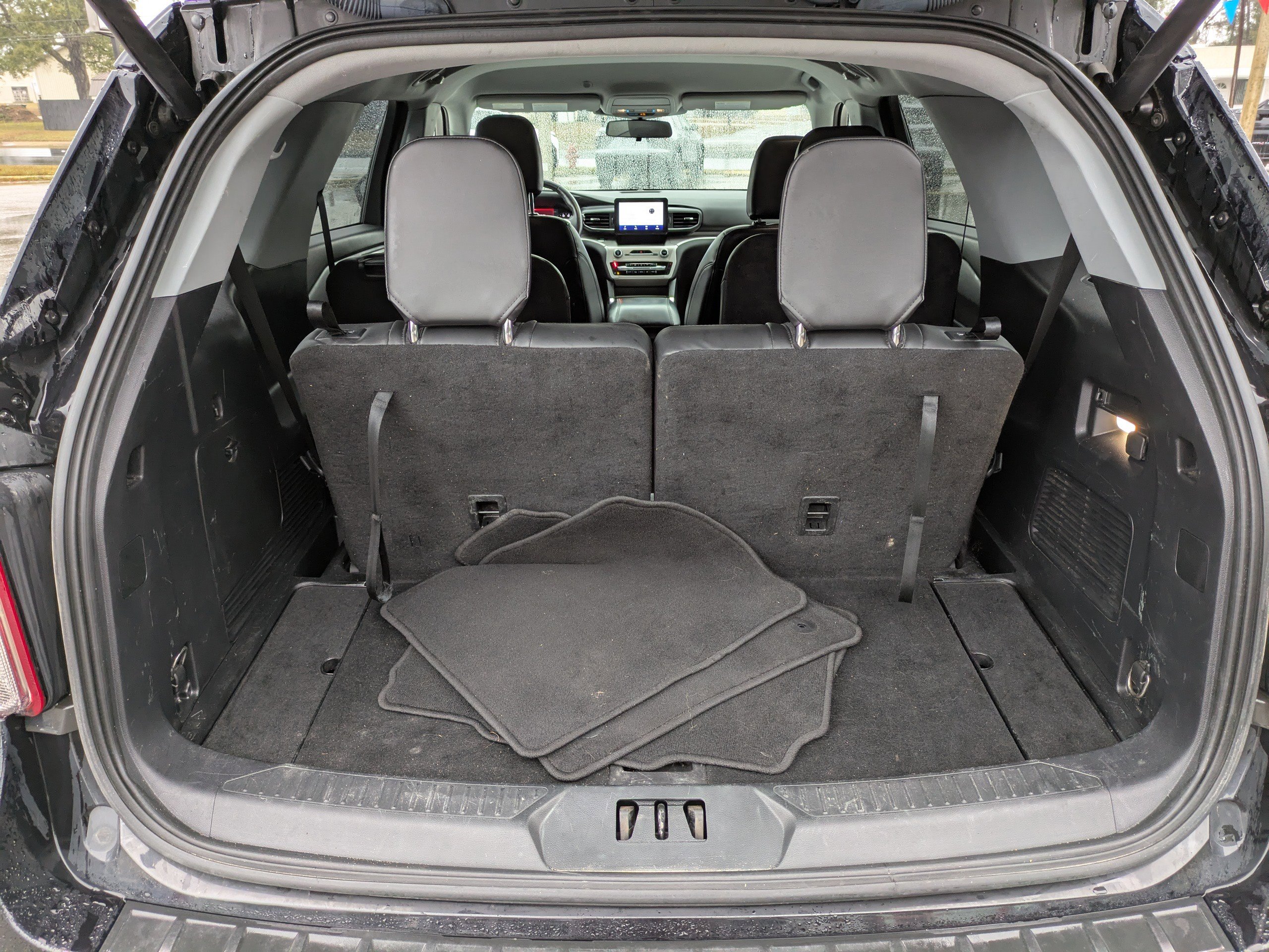 Used 2022 Ford Explorer XLT w/ Equipment Group 202A image 14