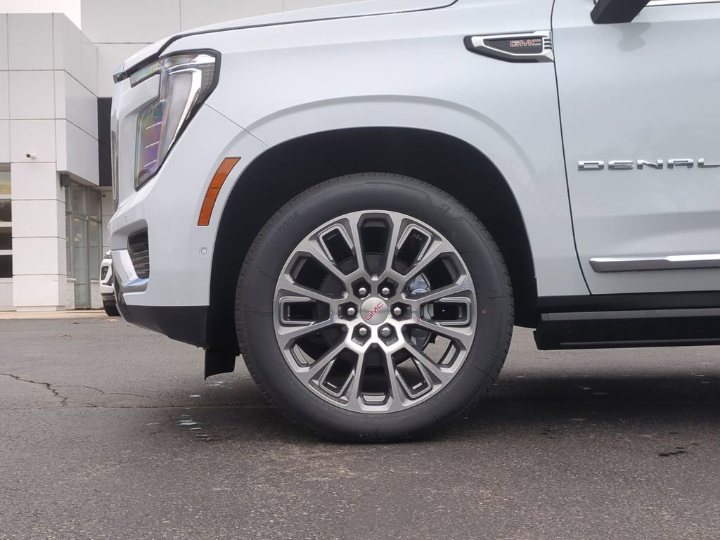 New 2026 GMC Yukon XL Denali w/ Denali Reserve Package image 16