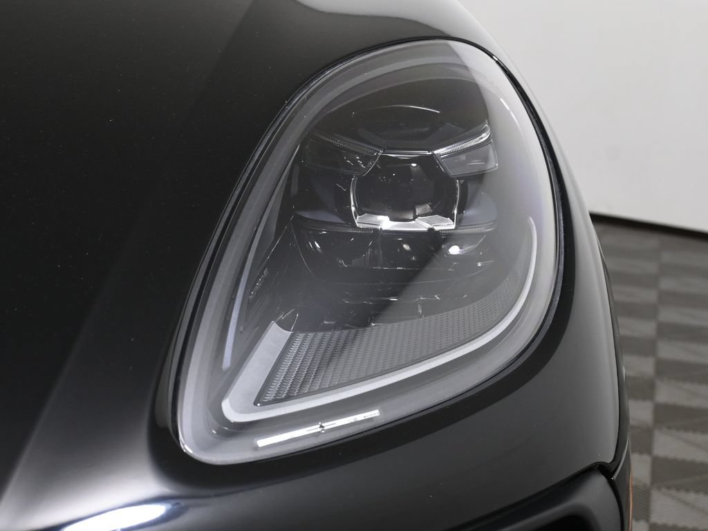 Used 2024 Porsche Macan GTS AWD/4WD image 11