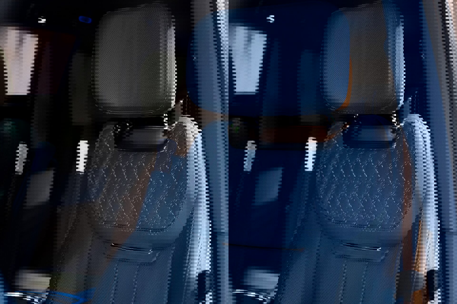 Used 2023 Land Rover Range Rover SV image 19