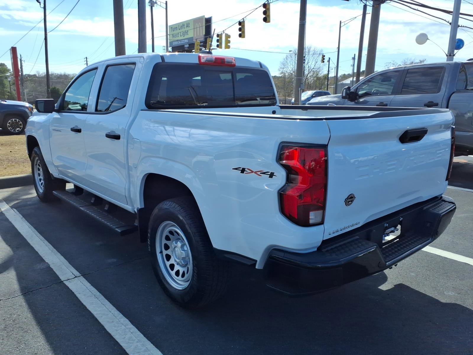 Used 2025 Chevrolet Colorado W/T AWD/4WD image 12
