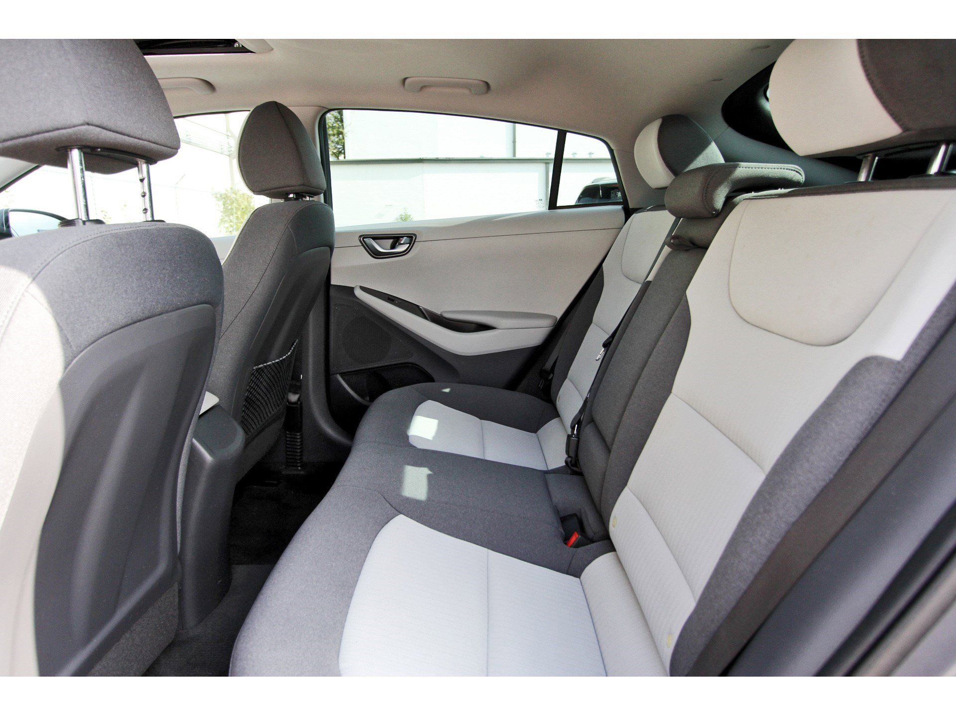 Used 2020 Hyundai Ioniq SEL image 32