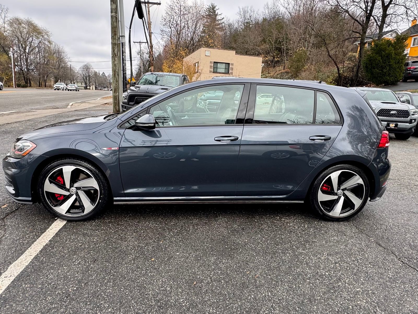Used 2018 Volkswagen GTI SE w/ SE Leather Package image 4