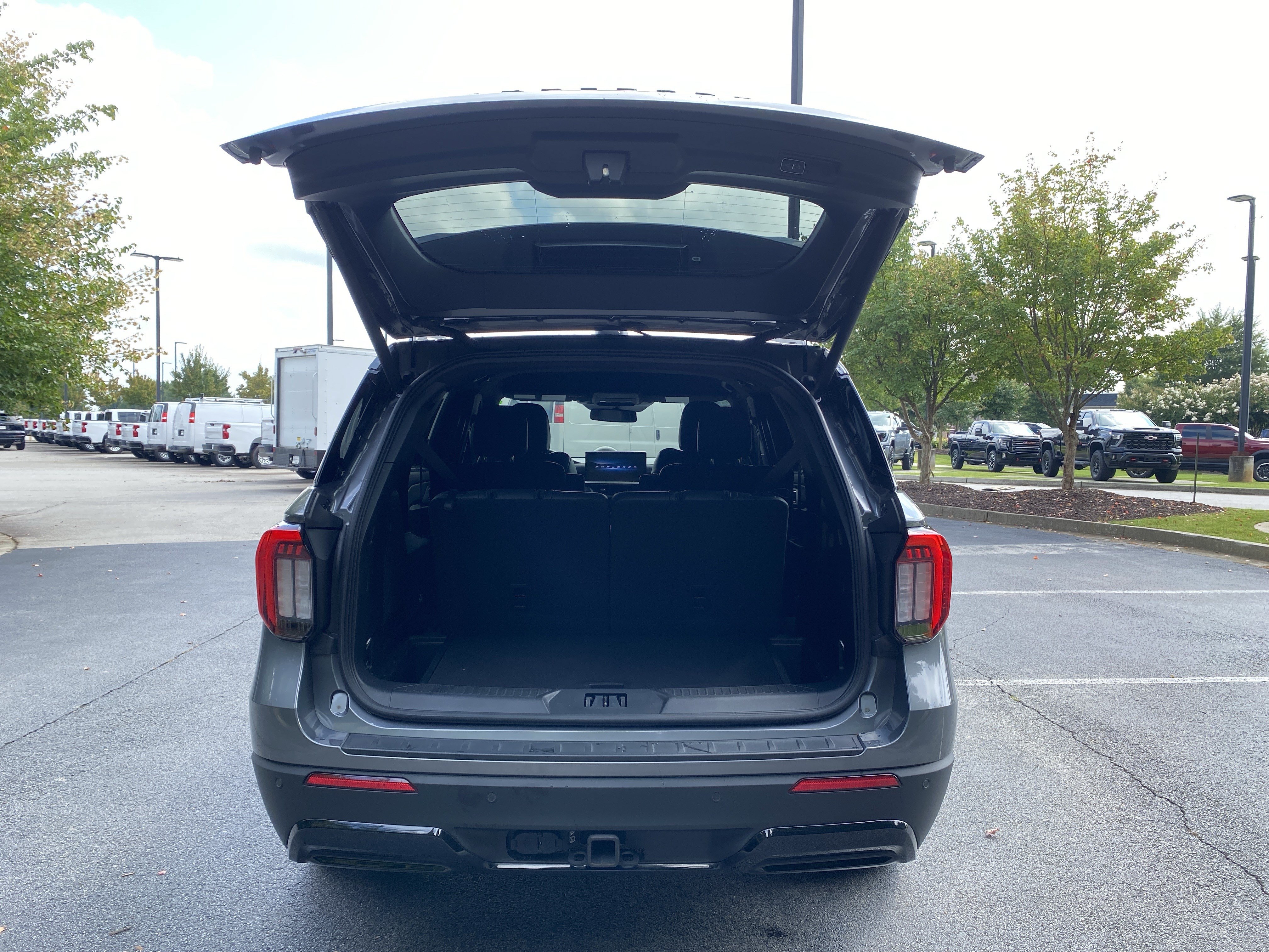 Used 2025 Ford Explorer ST-Line w/ Premium Package RWD image 11