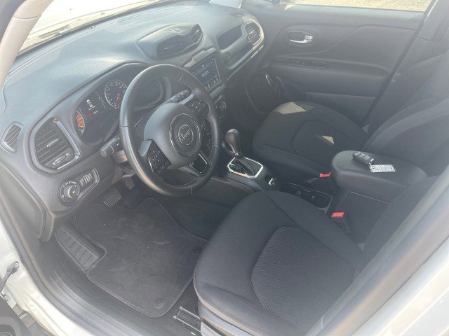 Used 2020 Jeep Renegade Altitude image 11