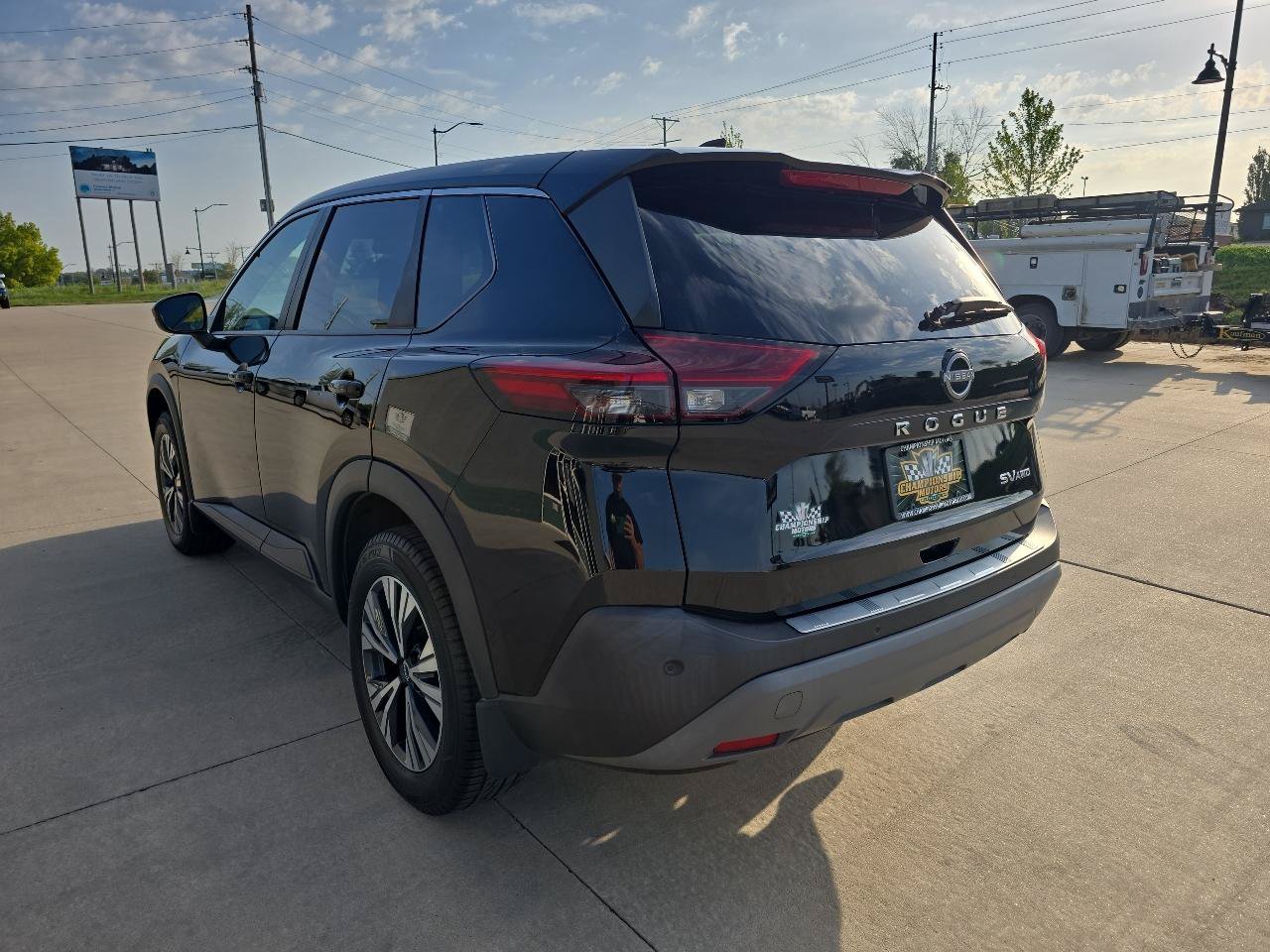 Used 2022 Nissan Rogue SV AWD/4WD image 5