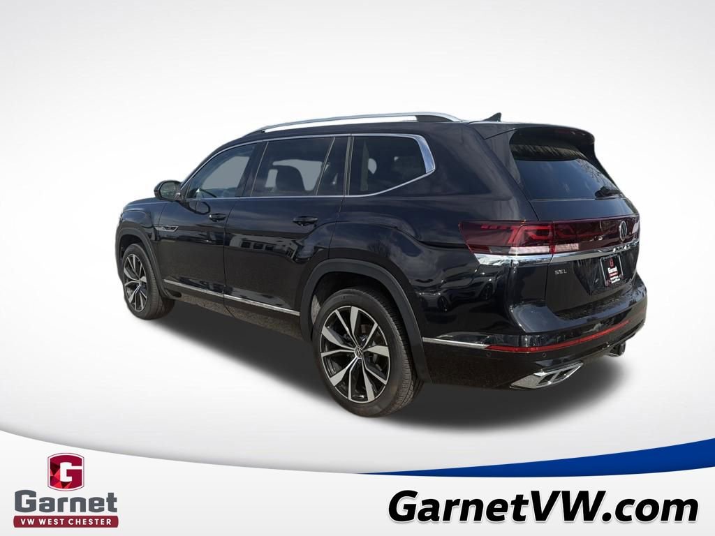 Used 2025 Volkswagen Atlas SEL Premium R-Line image 3