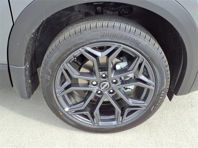 New 2026 Nissan Kicks SR image 5