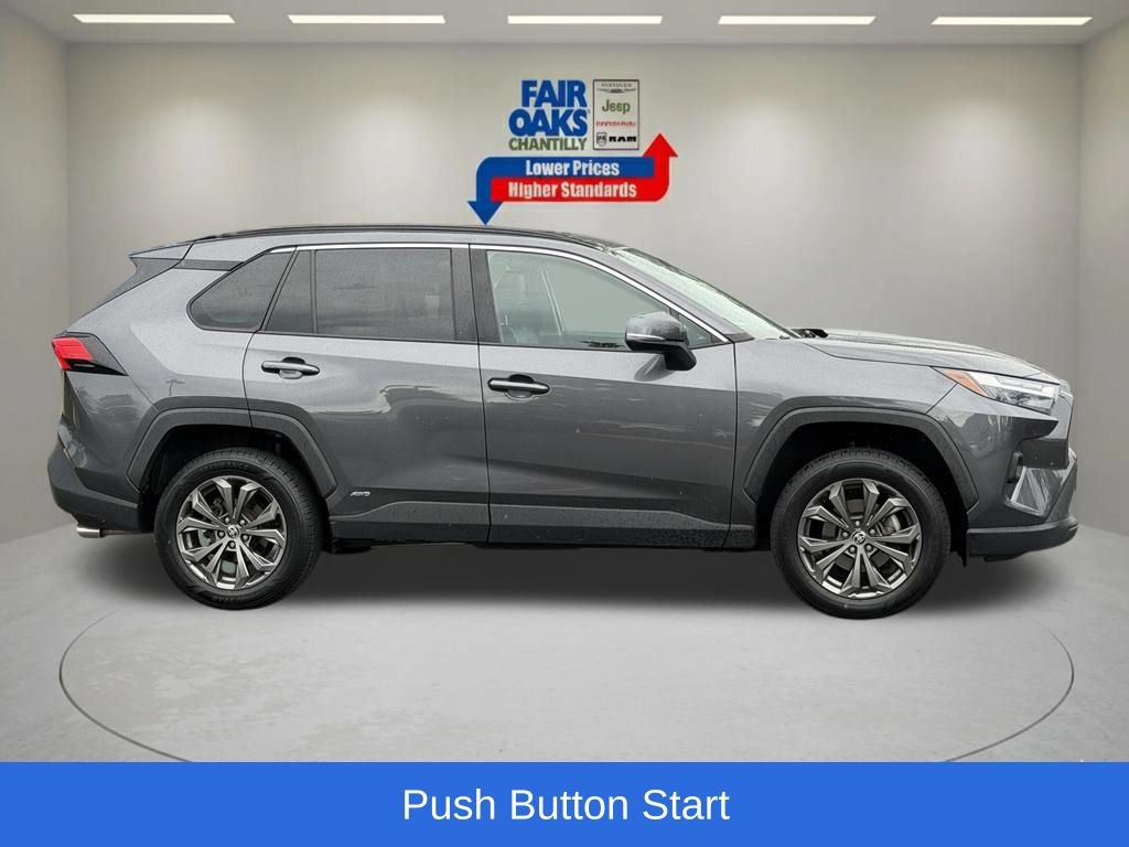 Used 2022 Toyota RAV4 XLE Premium AWD/4WD image 6