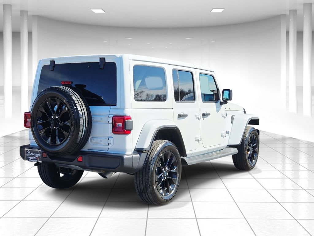 Used 2025 Jeep Wrangler Unlimited Sahara image 3