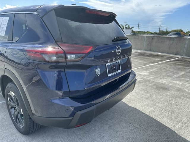 Used 2024 Nissan Rogue SV FWD image 12
