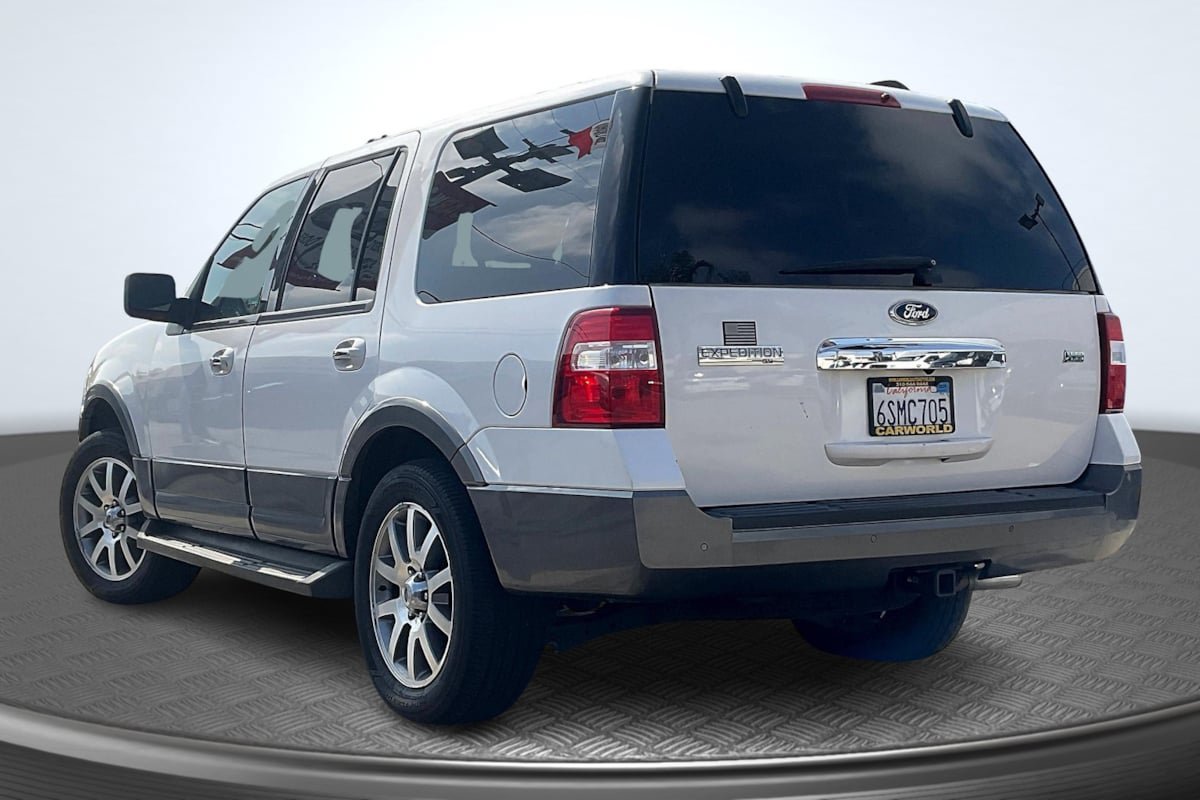 Used 2011 Ford Expedition XLT w/ 202A Rapid Spec Order Code RWD image 2