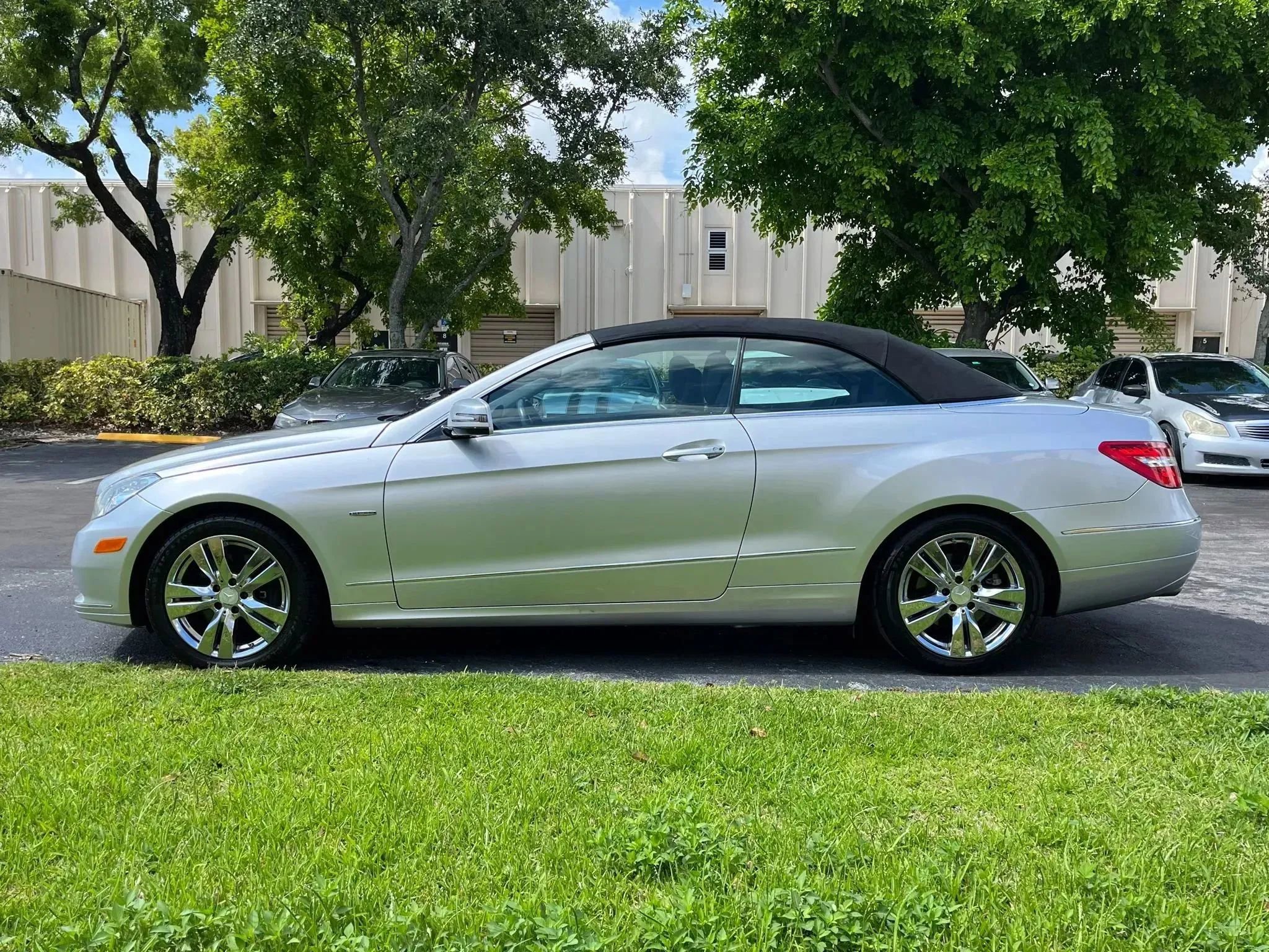 Used 2012 Mercedes-Benz E 350 Cabriolet w/ Premium 1 Launch Pkg image 7
