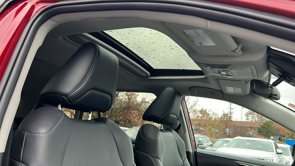 Used 2020 Toyota RAV4 XLE Premium image 9