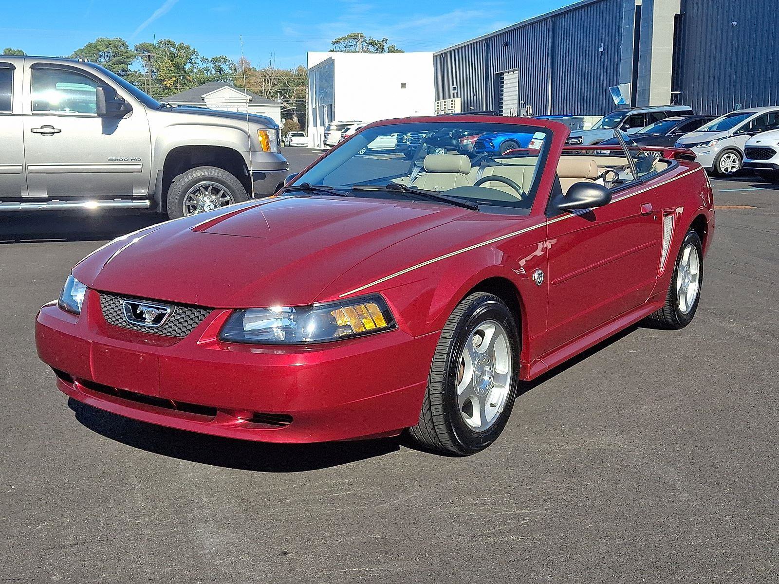 Used 2004 Ford Mustang Deluxe image 2