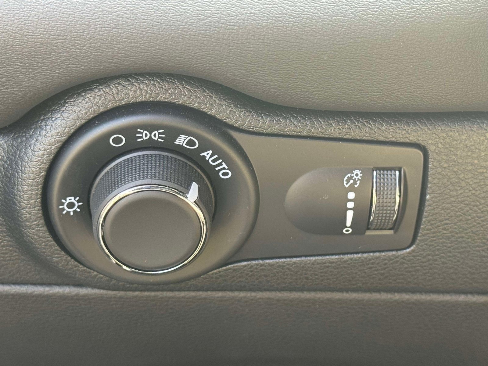 Used 2025 Dodge Durango GT AWD/4WD image 19