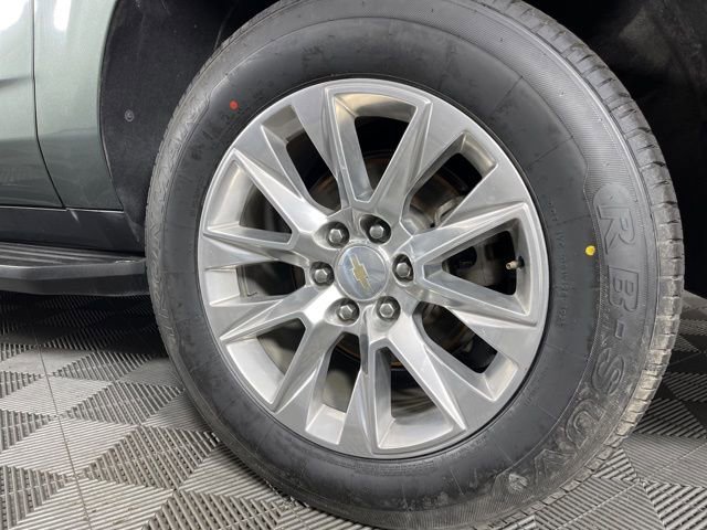 Used 2023 Chevrolet Suburban Premier image 13