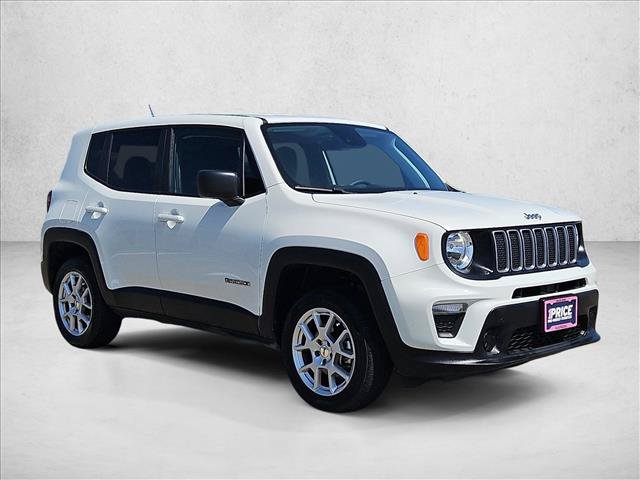 Used 2023 Jeep Renegade Latitude AWD/4WD image 3