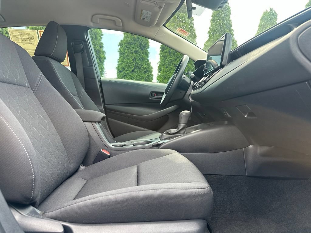 Certified 2025 Toyota Corolla LE FWD image 28