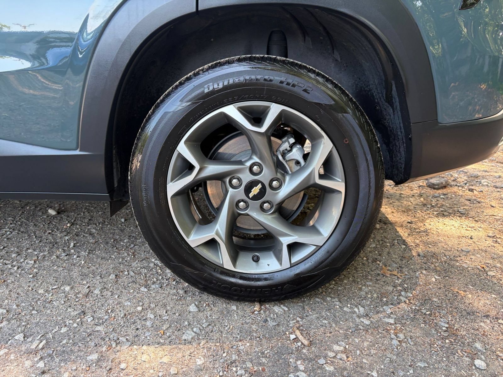 Used 2025 Chevrolet Trax LT FWD image 29