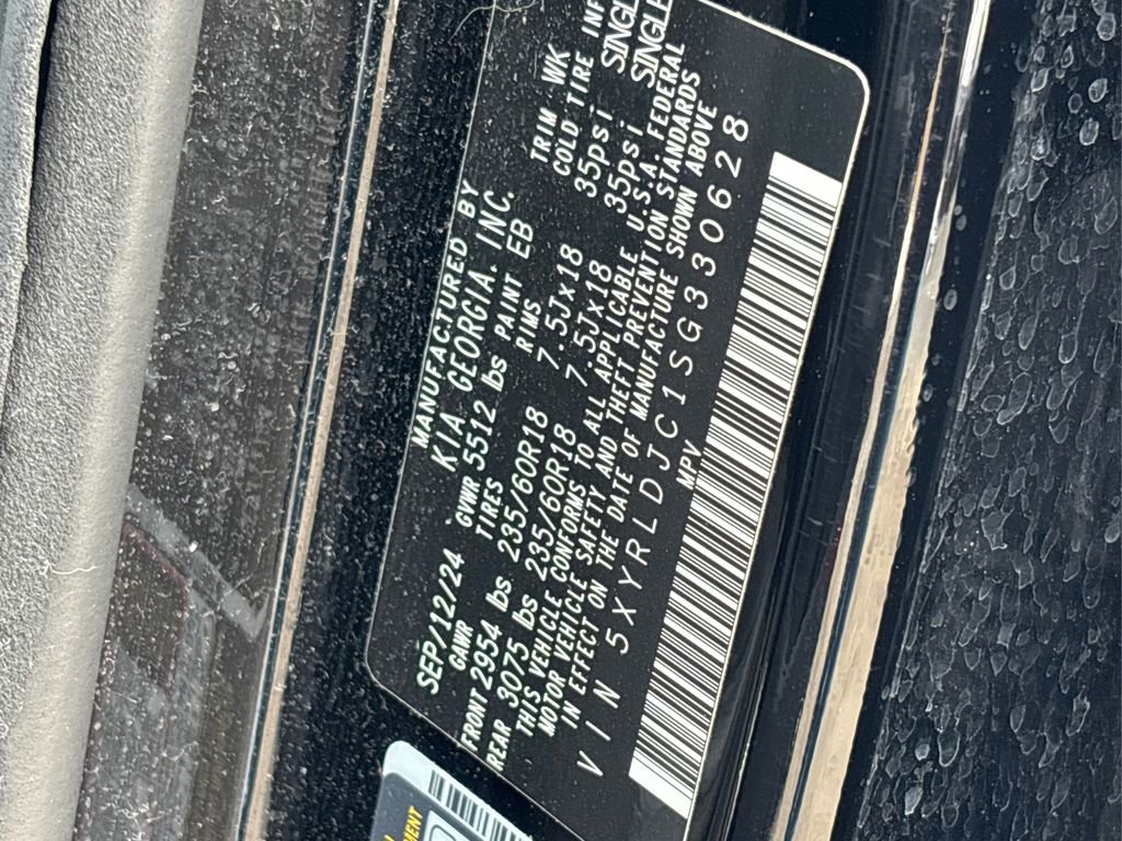 Used 2025 Kia Sorento S image 12